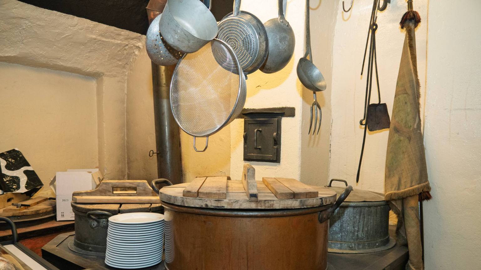 Historische Küche im Zunfthaus der Zunftgesellschaft zu Metzgern